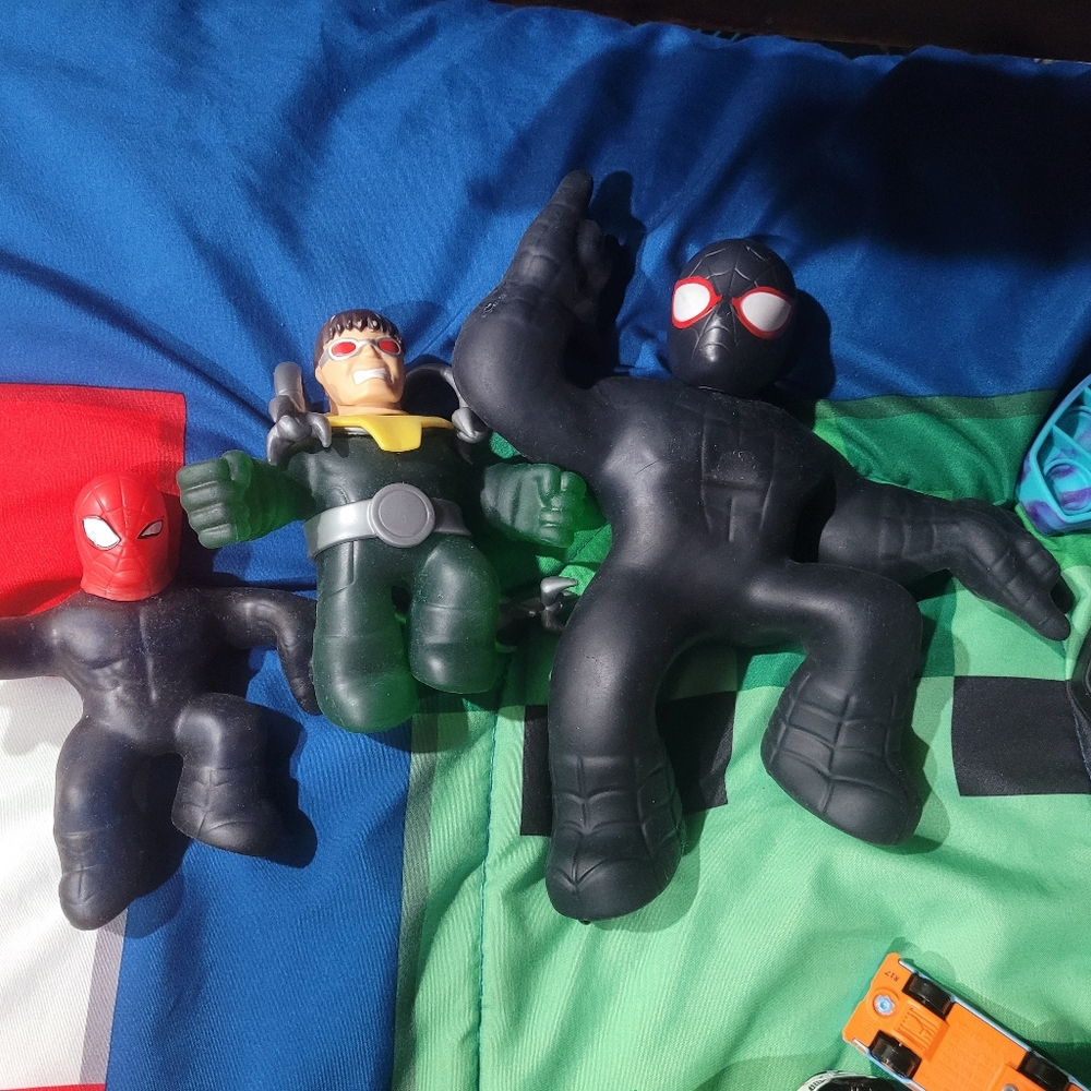 Toy Bundle - Picture 4 of 6